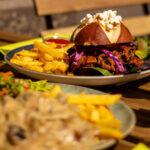 Vom Mittagstisch im Mai 22: Pulled 'Pork' Rhabarber Burger